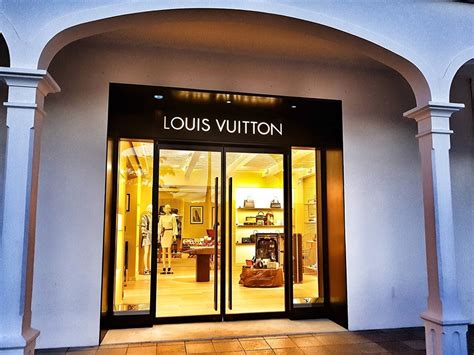 Louis Vuitton St. Barth: Luxury and Elegance in the Caribbean’s 